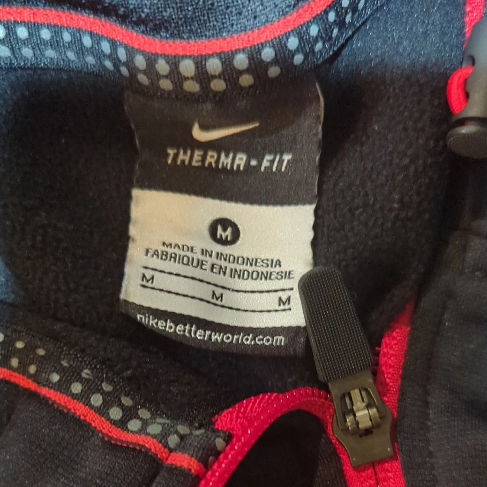 Full Zip Nike Men's Medium Black Therma-fit Hoodie with Red Accents - Picture 6 of 8